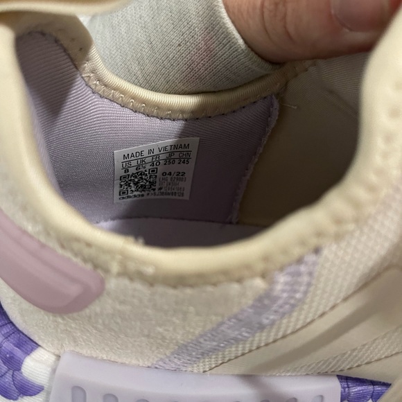 Adidas NMD R1 - Picture 4 of 4